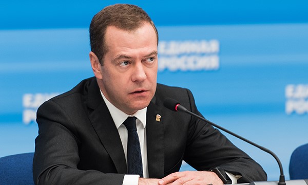 Медведев в своей авторской статье объявил курс на перемены