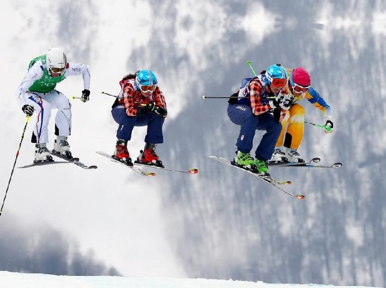 В КБР сборная России по ски-кроссу готовится к международным стартам