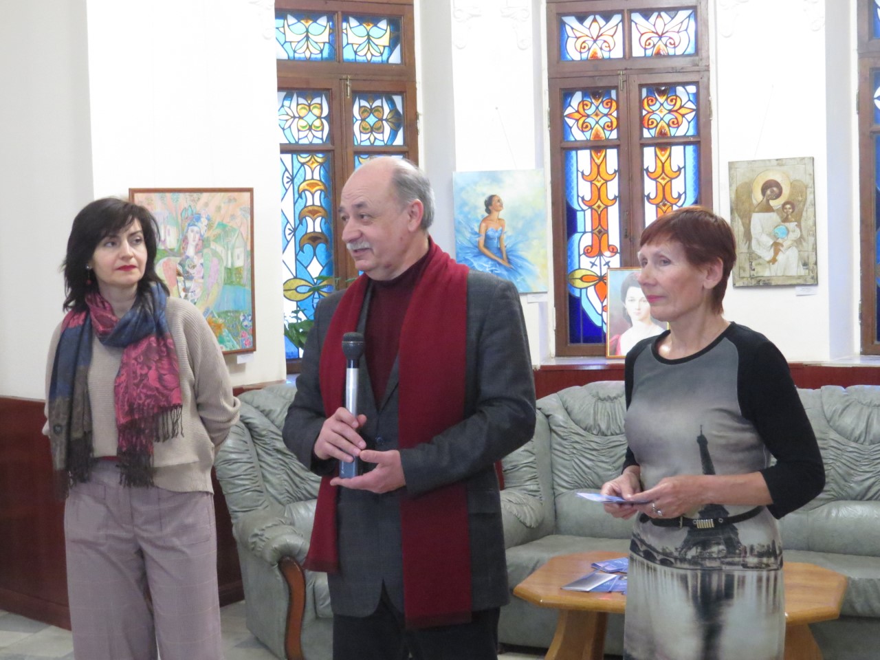 В Нальчике открылась выставка художниц республики