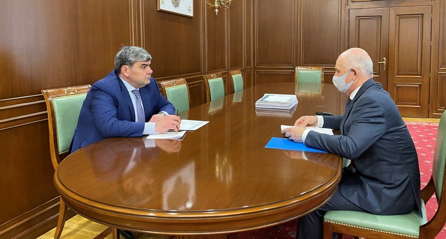 Казбек Коков провел рабочую встречу с министром экономического развития КБР  