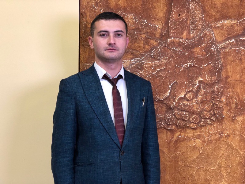 Исмаил Бейтуганов награжден медалью «За верность традициям отечественного образования»