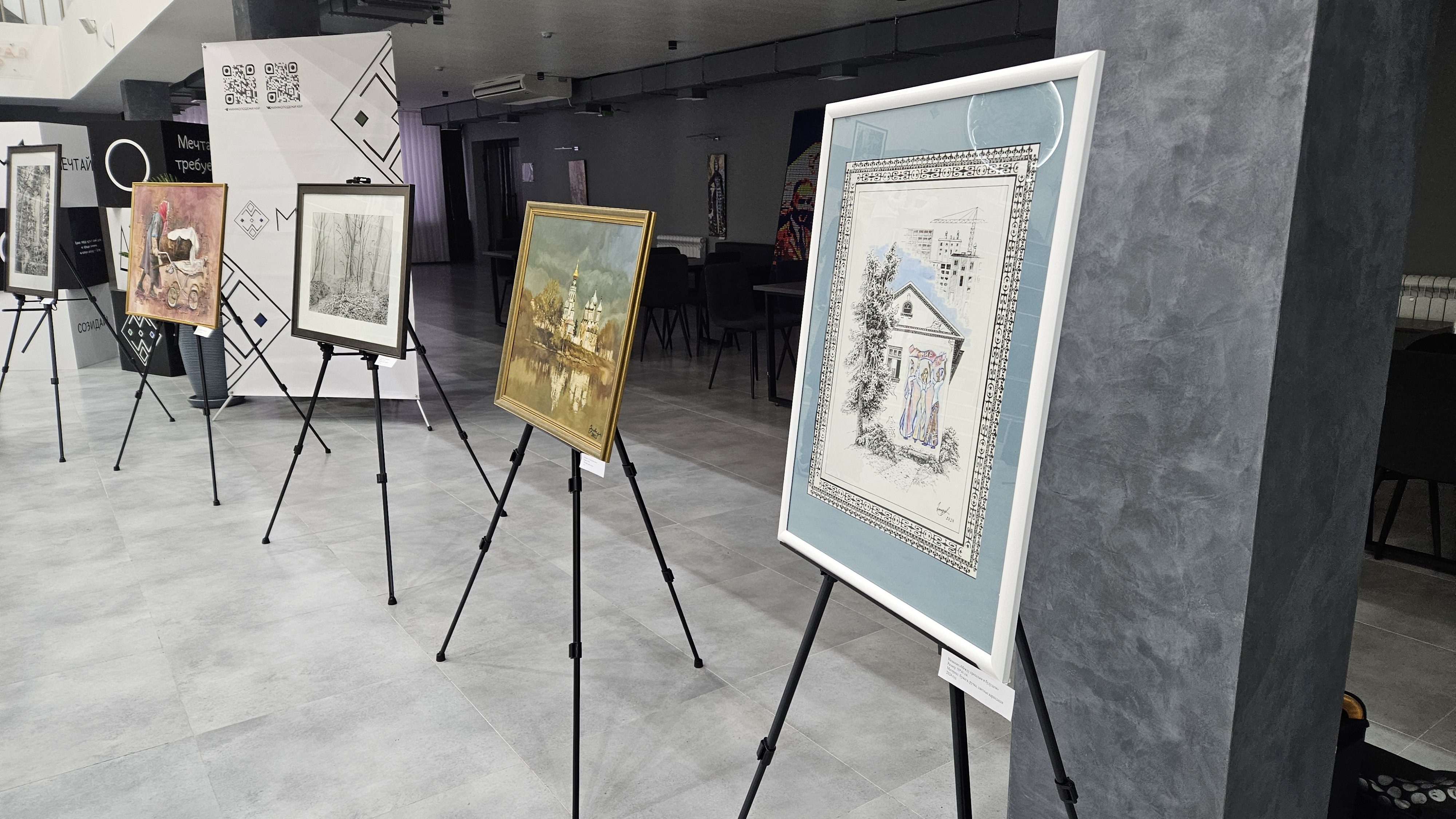 Открытие выставки сестер Этуевых