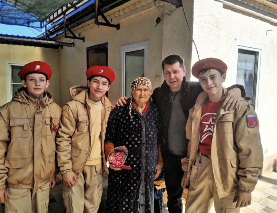 В Майском районе вручили награды ветеранам ВОВ, труженикам тыла и бывшему несовершеннолетнему узнику концлагеря