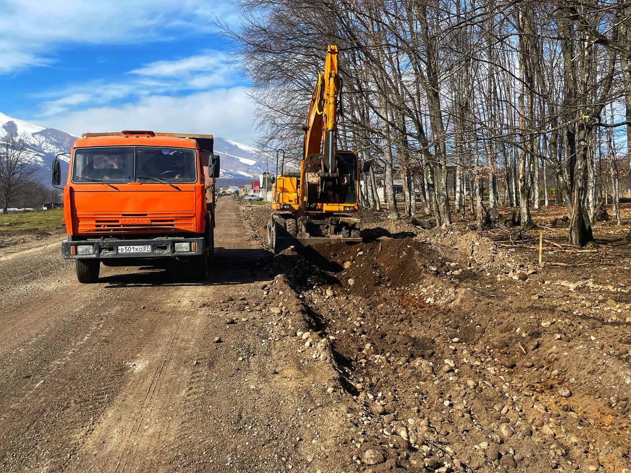 Продолжается капитальный ремонт автомобильной дороги в селении Ташлы-Тала  