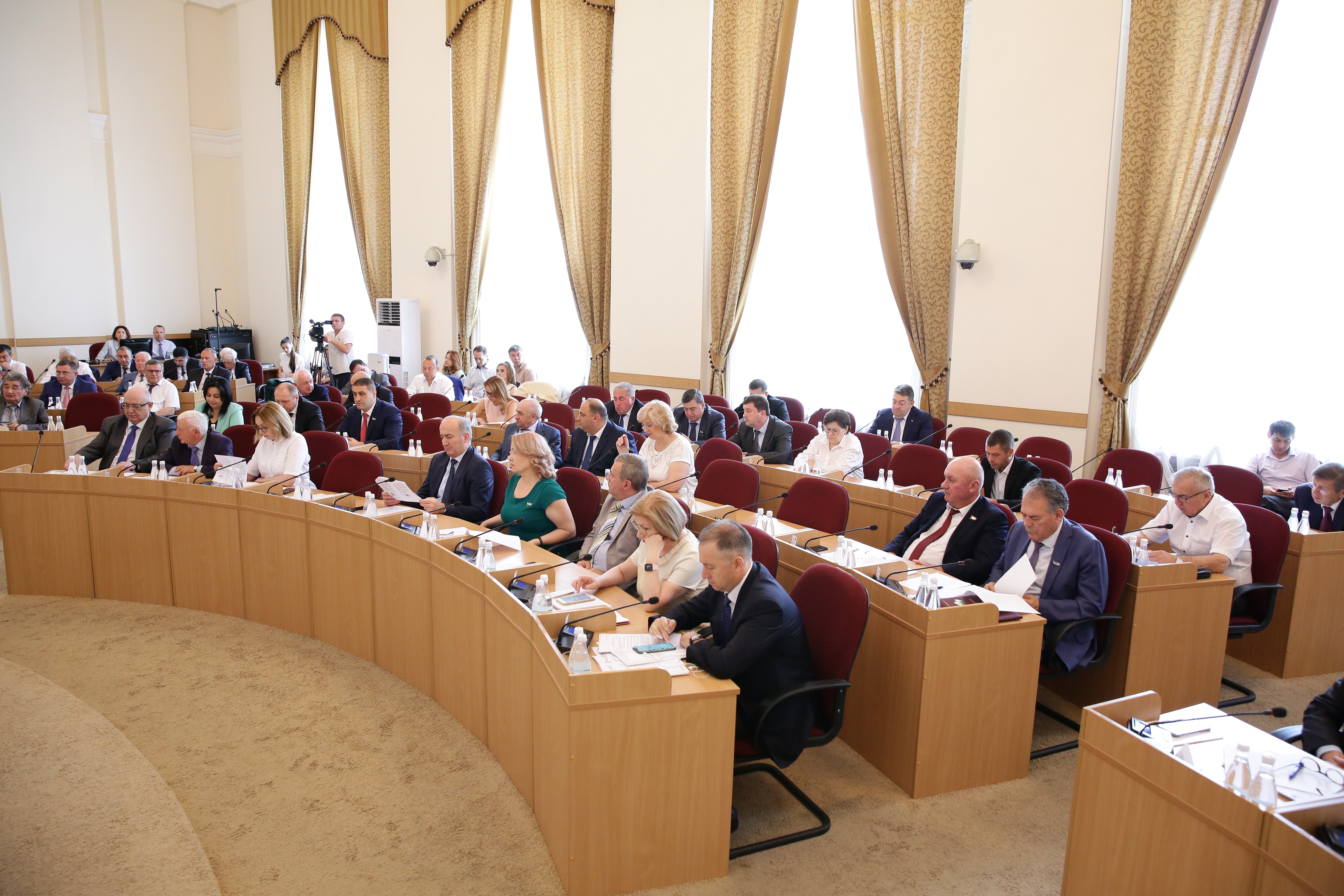Парламент КБР принял решение о сроке начала осенней сессии