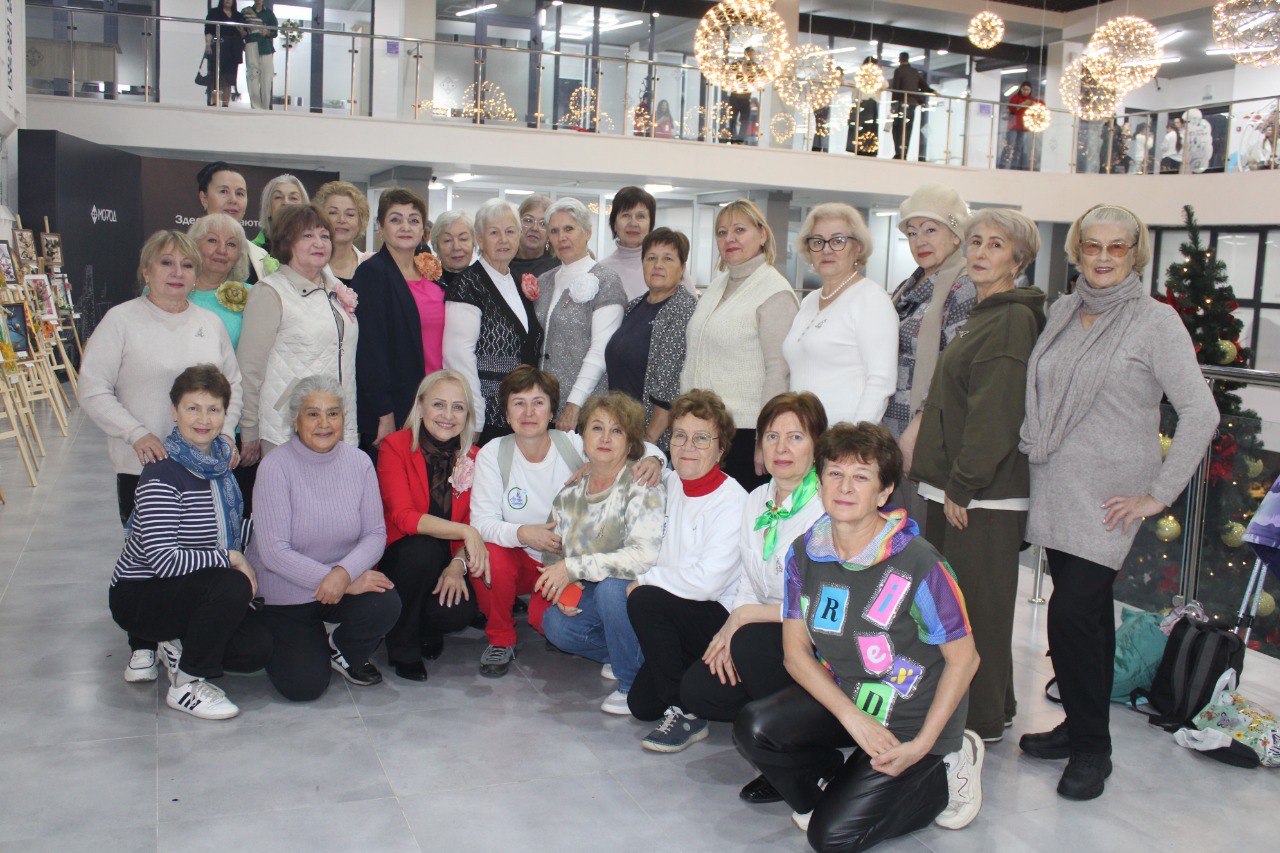 Валеологический клуб «Анна» представил выставку изделий народного промысла