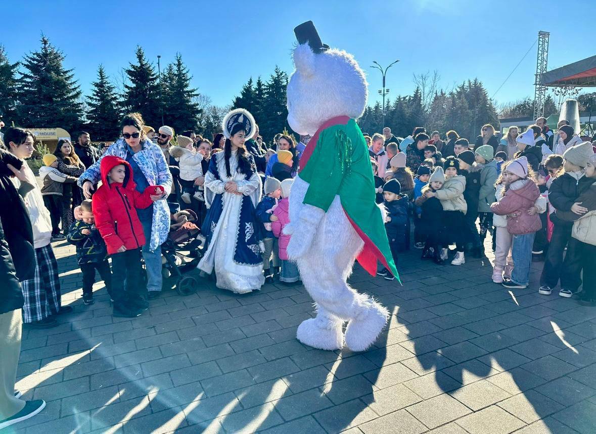 В преддверии Нового года в Нальчике прошло праздничное представление 