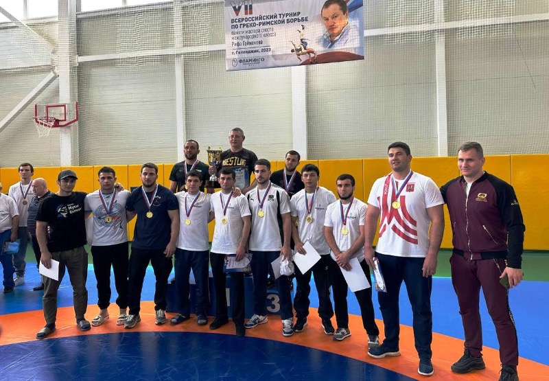 Борцы из КБР отлично выступили на «Мемориале Гайнанова»