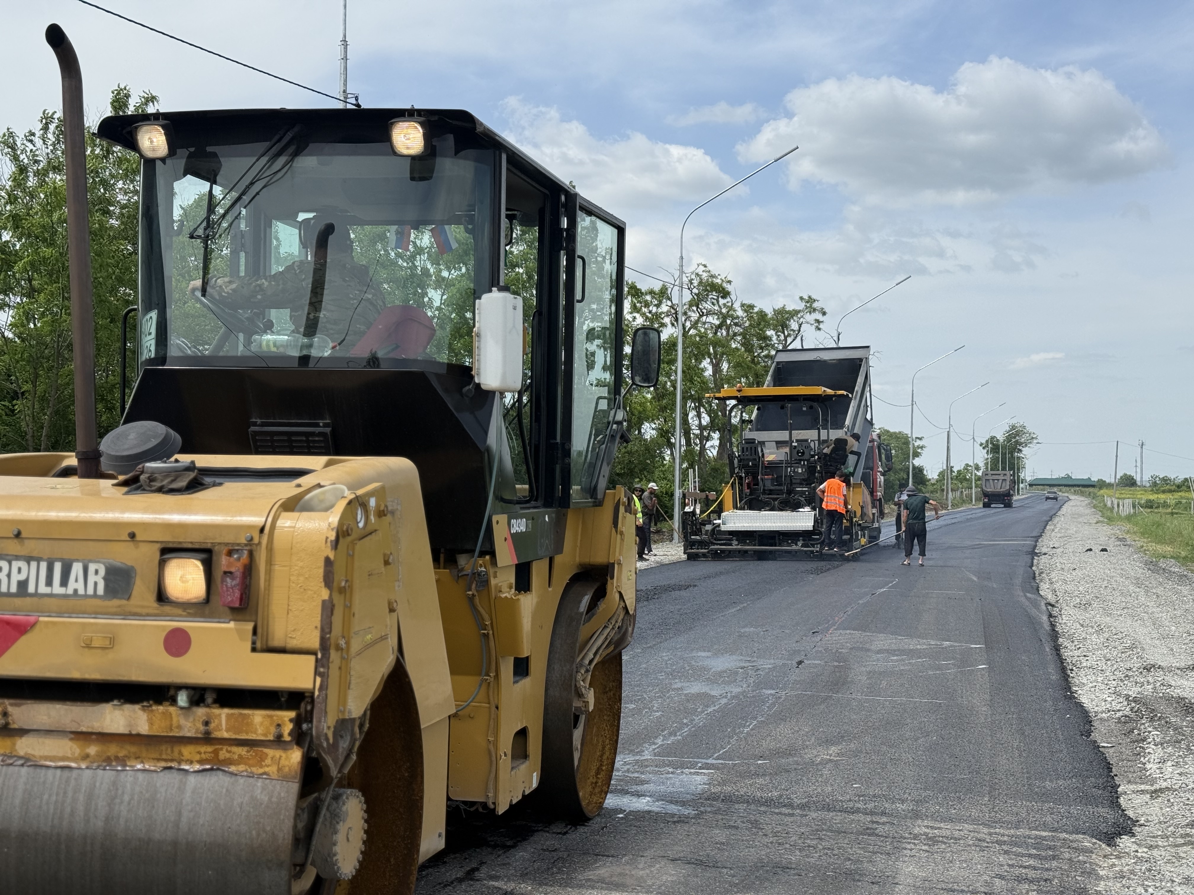 В Дейском продолжается капитальный ремонт дороги