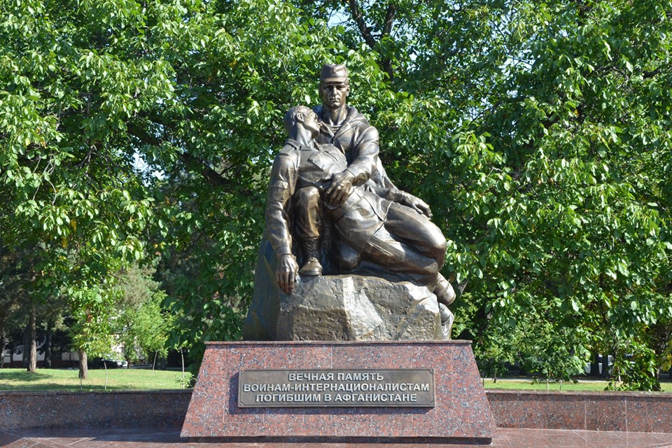  В Нальчике обновили памятник «афганцам»