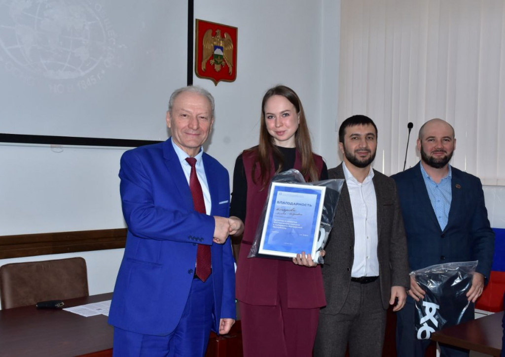 ff387fb1-9aaf-40b3-be9b-f610d673c3e3.jpg ff387fb1-9aaf-40b3-be9b-f610d673c3e3.jpg