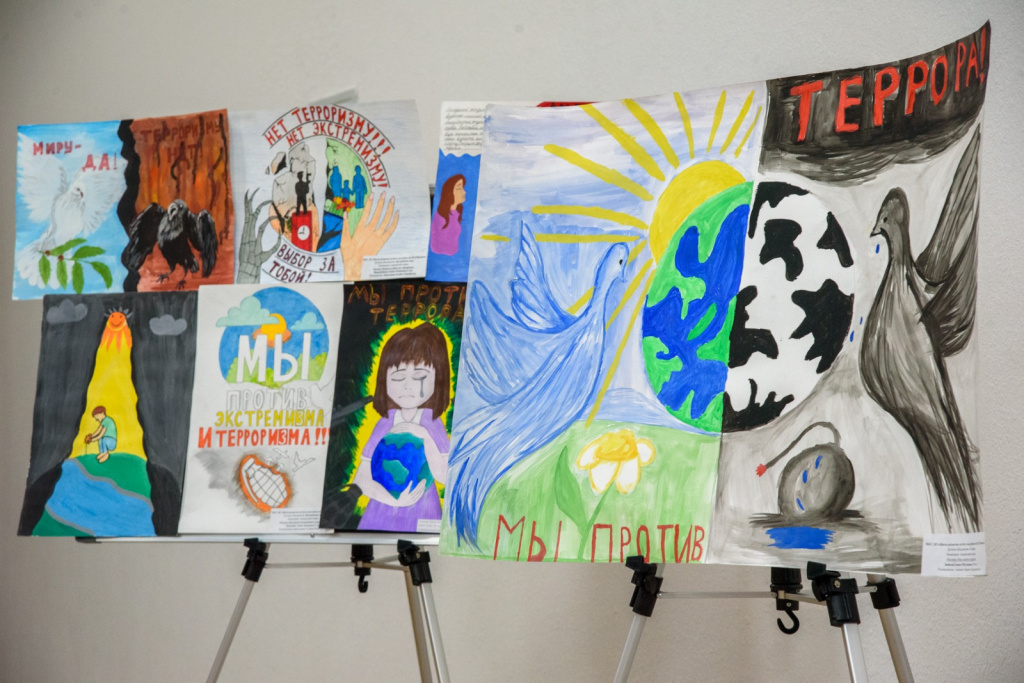 В Эльбрусском районе подвели итоги конкурса «Молодежь Эльбрусского района - против террора» (10).jpg