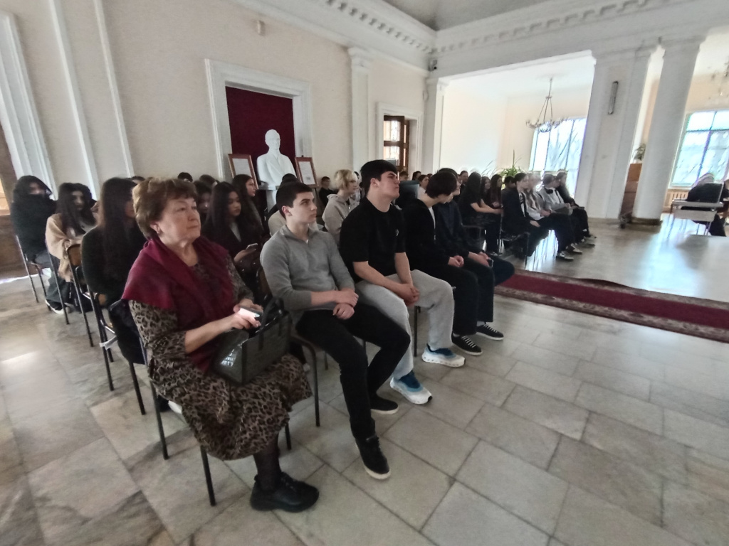 1000474240.jpg 1000474240.jpg