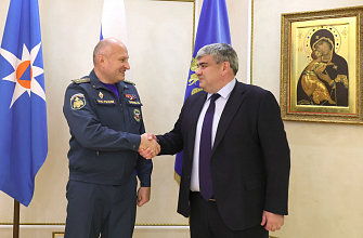 Казбек Коков встретился в Москве с главой МЧС России