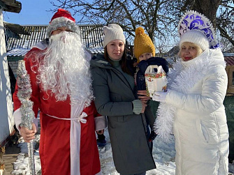 Детям Херсонской области вручили подарки от Кабардино-Балкарии