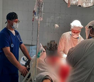 Анестезиологи из Кабардино-Балкарии оказывают помощь пострадавшим от обстрела в Новой Каховке