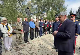 В Нальчике прошла церемония возложения цветов к памятнику сотрудникам Следственного комитета