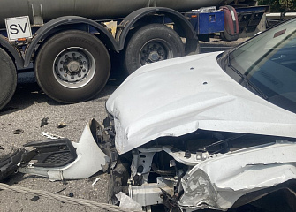 В Лескенском районе столкнулись пять легковых машин и бензовоз