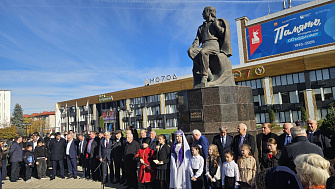 В Нальчике отметили день рождения Кайсына Кулиева